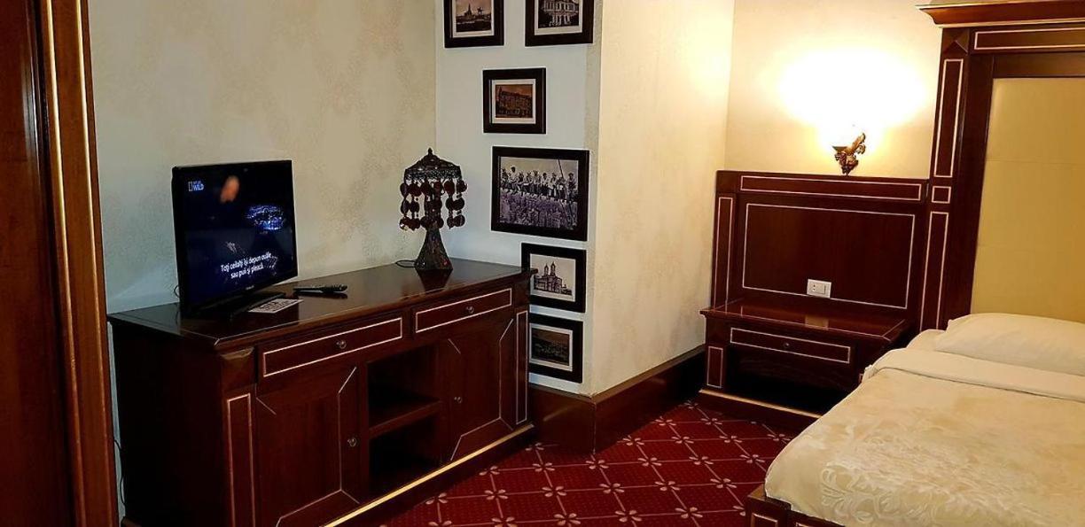 Cazare Plopii Fara Sot Iasi Exteriör bild