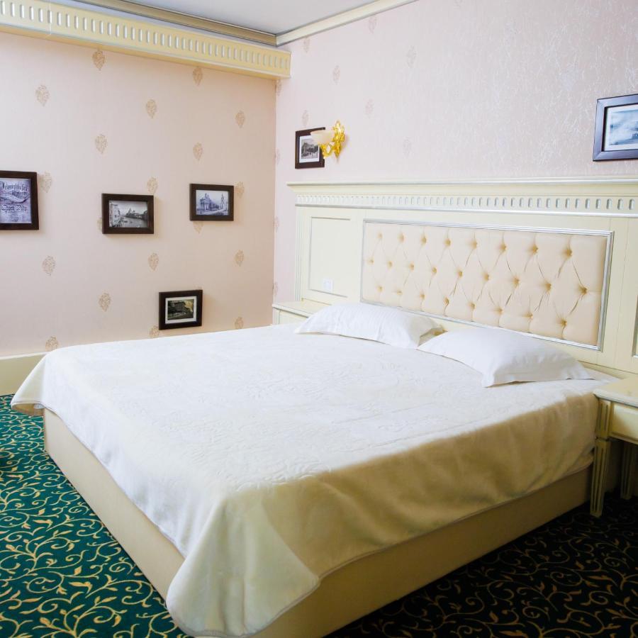 Cazare Plopii Fara Sot Iasi Exteriör bild