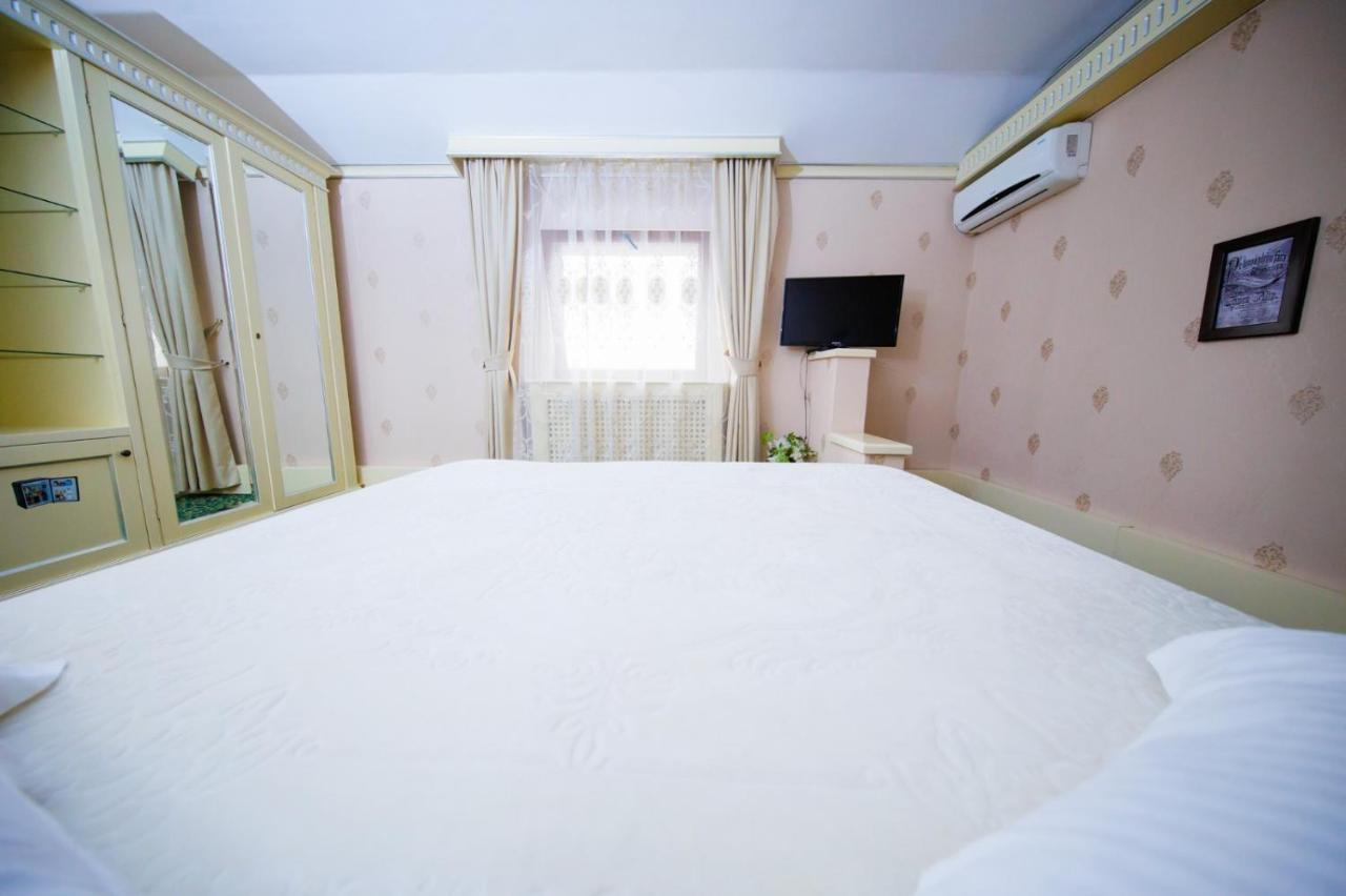 Cazare Plopii Fara Sot Iasi Exteriör bild