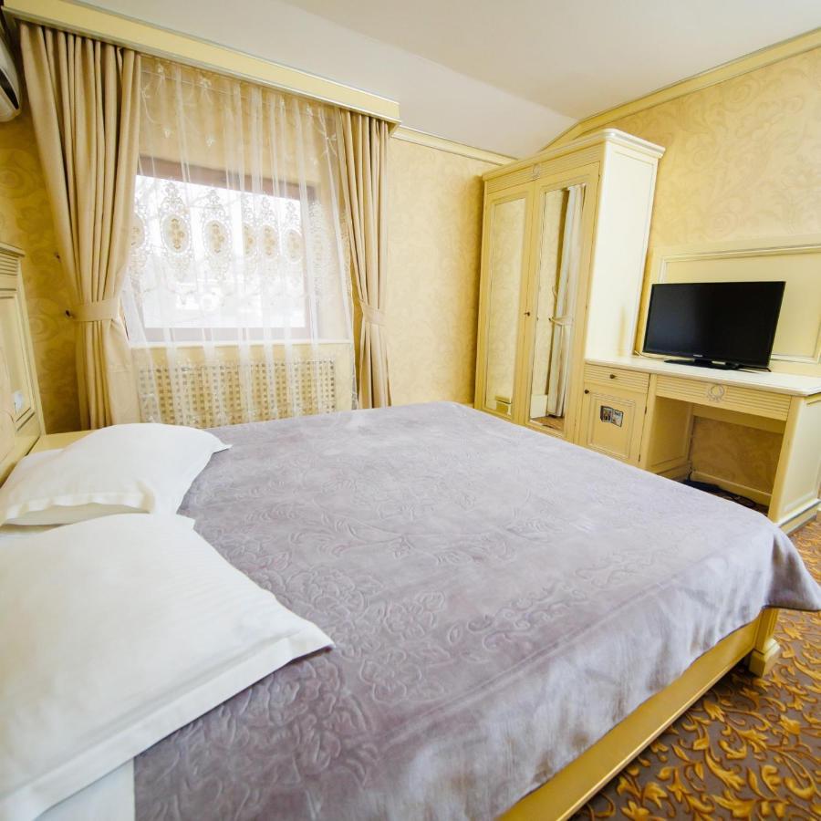 Cazare Plopii Fara Sot Iasi Exteriör bild
